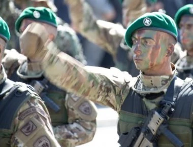 Οι Καταδρομείς της ΕΦ με εντυπωσιακό εξοπλισμό!